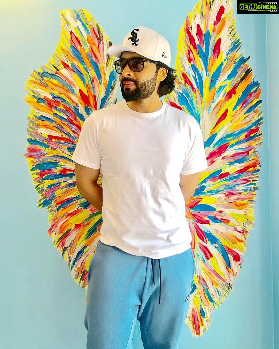 Jackky Bhagnani Instagram - Lets wing it 😉 #graffiti #fly #tuesdaythought #wingittuesday #tuesdaymotivation #wing #tuesdayvibes #tuesdaymood #tuesdayhumor