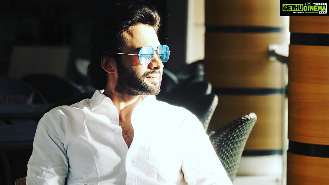 Jackky Bhagnani Instagram - Wake up and ask yourself, are you better than what you were yesterday? #sundayshenanigans #jackkybhagnani #sundaymood #sundayvibes #sundayafternoon