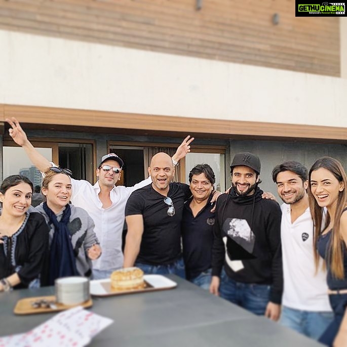 Jackky Bhagnani Instagram - Friends like Family.! #forever ❤️