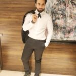 Jackky Bhagnani Instagram - 😎🕴🏻 #whiteandblack #fashionkilla