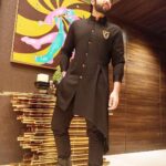 Jackky Bhagnani Instagram - The secret of great style is to feel good in what you wear.!! Thank you @shantanunikhil for always making me feel good and stylish..! 😁 #ootd #fashiondiaries #black #fridaymood