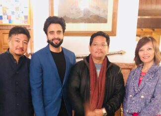 Jackky Bhagnani Instagram - It was pleasure to meet the Honourable CM of #Meghalaya, #ConradSangma at the #YoungLeadersConnect in #Shillong. Thank you for the great hospitality, had super funn. Really looking forward to visit again. #Abumetha 😁😁