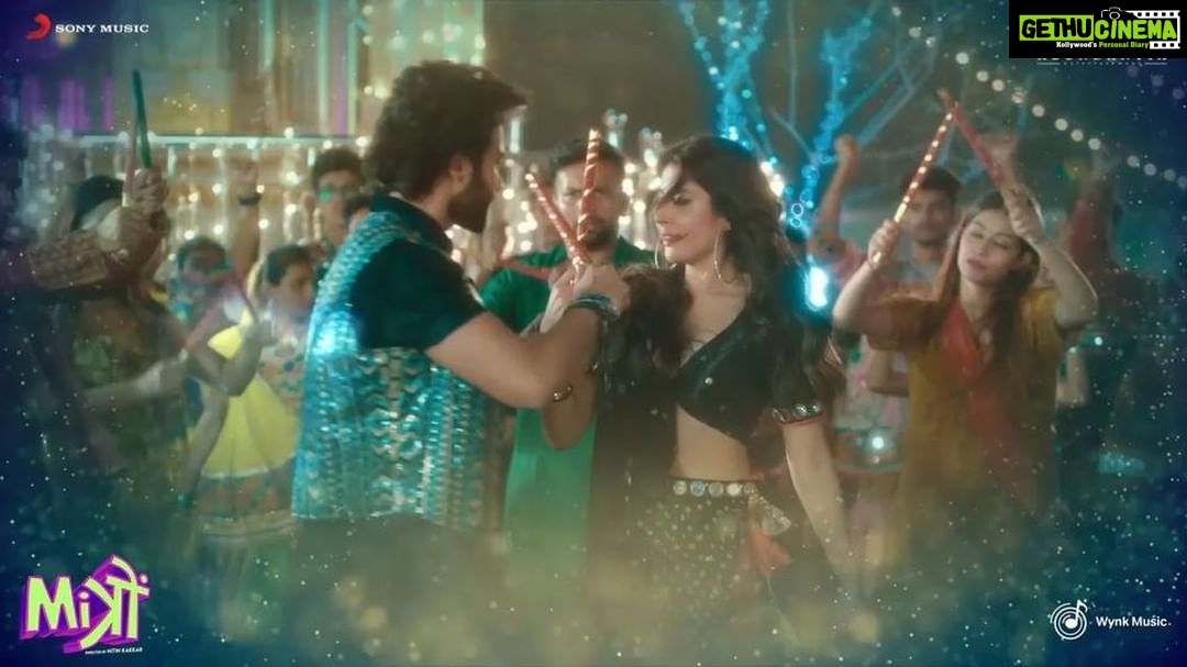 Jackky Bhagnani Instagram - Thank you everyone for all the love that you have given to the song.! ππ Aayee Haallooo @nitinrkakkar @kkamra @sonymusicindia @abundantiaent @ivikramix @pratikgandhiofficial @_shivamparekh @darshanravaldz @dj.lijo @djchetas @beingmudassarkhan