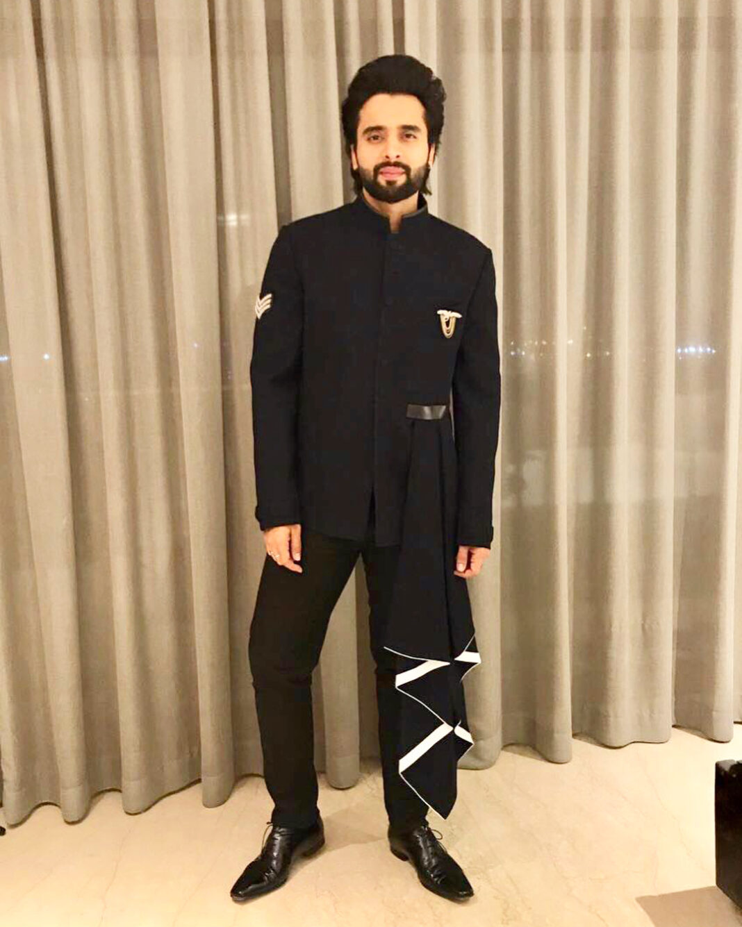 Jackky Bhagnani Instagram - #AboutLastNight 💫 Outfit by: @shantanunikhil Styled by: @rishabhk24 Assisted by: @mallaikaa07