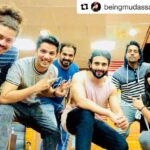 Jackky Bhagnani Instagram - 🕺🏻 ... Funn after Hardcore rehearsals. - All set to shoot a dance number for @jackkybhagnani #MudassarKhanTeam #choreography #SongDirection #Shoot #Fun #okbye ✈️