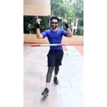Jackky Bhagnani Instagram - Happiness is finally getting the hula hoop going! Over to you boys @varundvn @aaysharma @junochopra @prashantsixpack... show us your moves! #KaroKasrat