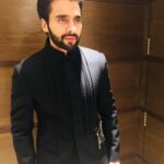 Jackky Bhagnani Instagram – #AboutLastNight #GQBestDressed @gqindia 
Outfit details- @shantanunikhil