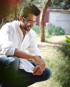 Jackky Bhagnani Instagram - “Jis sayant nazar jaye, mera Hind nazar aaye... ujaale hi ujaale ho, mera Hind jidhar jaye.” #4YearsOfYoungistaan This film will always have a special place in my heart. #Blessed @nehasharmaofficial #SayadAhmadAfzal @pooja_ent