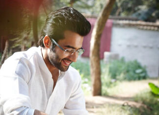 Jackky Bhagnani Instagram - “Jis sayant nazar jaye, mera Hind nazar aaye... ujaale hi ujaale ho, mera Hind jidhar jaye.” #4YearsOfYoungistaan This film will always have a special place in my heart. #Blessed @nehasharmaofficial #SayadAhmadAfzal @pooja_ent