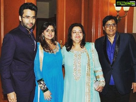 Jackky Bhagnani Instagram - Today when I look back at the past year, I feel it has been a positive one… I’m thankful to all the people who have been so supportive and loving. It has been a year has been full of new beginnings and opportunities, so here’s to all the people and things that made me happy, smile, laugh and celebrate. May we make more memories and cherish them for life! #AYearOlderAndWiser