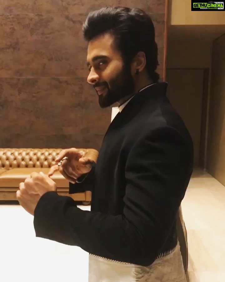 Jackky Bhagnani Instagram - Thank you @shantanunikhil for making it so simple for me to have my style game on point during the wedding celebrations!