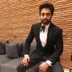 Jackky Bhagnani Instagram - “When in doubt, put a bow on it.” #SuitUp #IndianSportsHonors