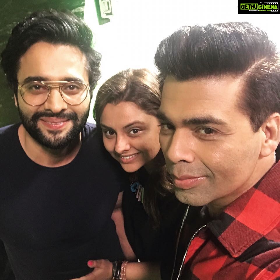Jackky Bhagnani Instagram - It was the kinda day where roles were reversed! #ActorTurnsProducer #ProducerTurnsActor @karanjohar @deepshikhadeshmukh