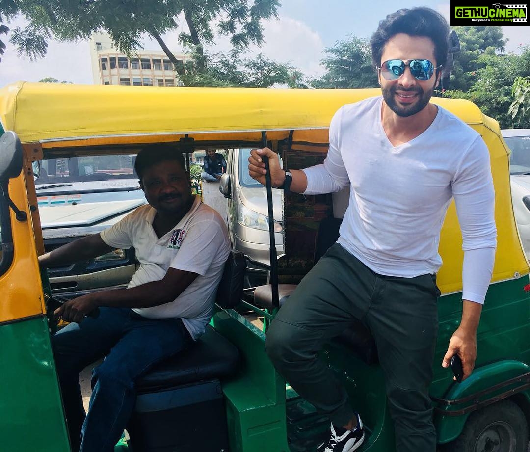 Jackky Bhagnani Instagram - My ride for the day🏎 #ShootLife #AhmedabadDiaries