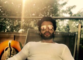 Jackky Bhagnani Instagram - When in doubt, Embrace the sun ⛅️ #WednesdayWisdom #WednesdayQuote #AhmedabadDiaries Ahmedabad city