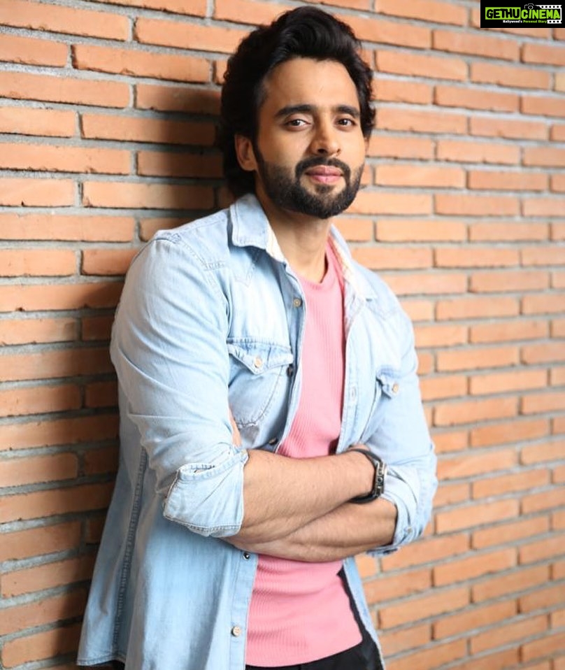 Jackky Bhagnani Instagram - Hello 2021 👋