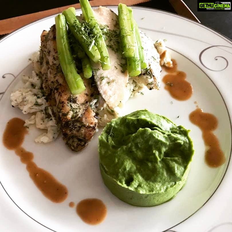 Jackky Bhagnani Instagram - I’m going green today, what about you? #Healthy #Food #HealthyMondays #Foodie #StayHealthy #StayFit #GoGreen