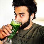 Jackky Bhagnani Instagram - It’s #FitnessFriday and here’s how I’m preparing for it. Any guesses what I’m drinking? #Health #Healthy #StayHealthy #HealthyJuice #Fitness #GoodHealth #FitnessMantra