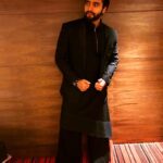 Jackky Bhagnani Instagram – Once you go black, you never go back. 
Thank you @shantanunikhil for this classy attire. 
#Black #TraditionalWear #Indian #DesignerLove #Fashion #FashionTrends #MensFashion