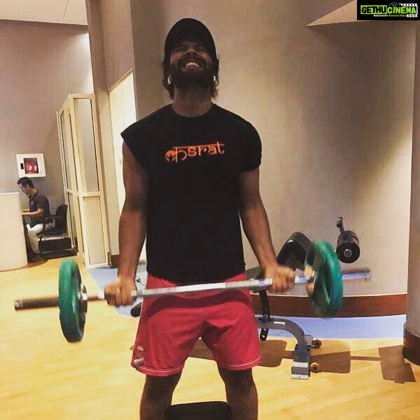 Jackky Bhagnani Instagram - Work on yourself, work for yourself, work by yourself. #FitnessFriday #कsrat #Fitness #GetFit