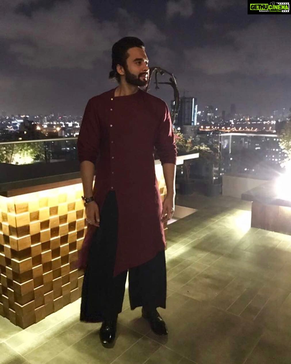 Jackky Bhagnani Instagram - Maroon is the new black! This @antar_agni_ujjawaldubey outfit surely amped up my look this evening. #Fashion #IndianOutfit #OOTD #AntarAgni