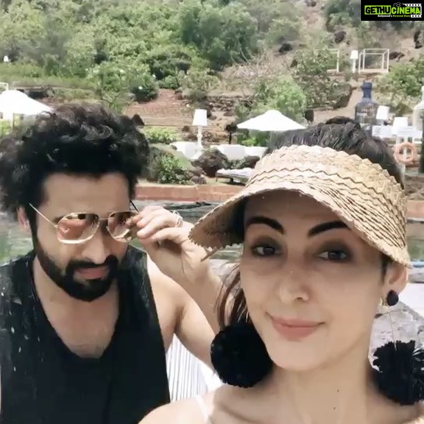Jackky Bhagnani Instagram - But first, let me take a boomerang! @mandanakarimi #Goa #Boomerang #Travel #Fun #BestFriendsBirthday