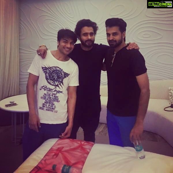 Jackky Bhagnani Instagram - Happy Birthday my friend, @mistergautam! May the 14th be with you. #ThePartyHasStarted #Goa #BestFriendsBirthday W GOA