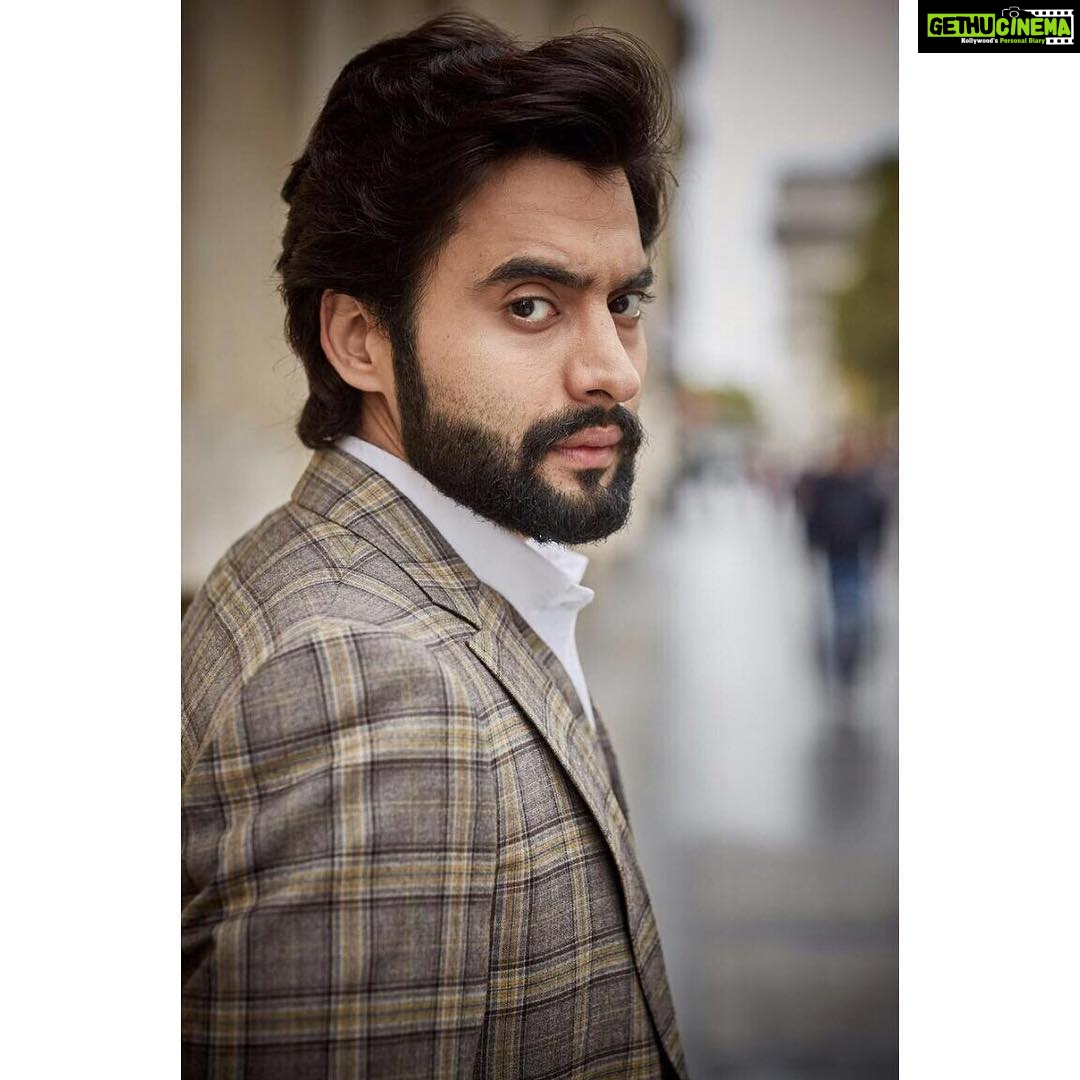 Jackky Bhagnani Instagram - #Paris always ups the charm in every way 😉 #vintage #throwback @rohanshrestha styled by @the.vainglorious #outfitoftheday #ootd