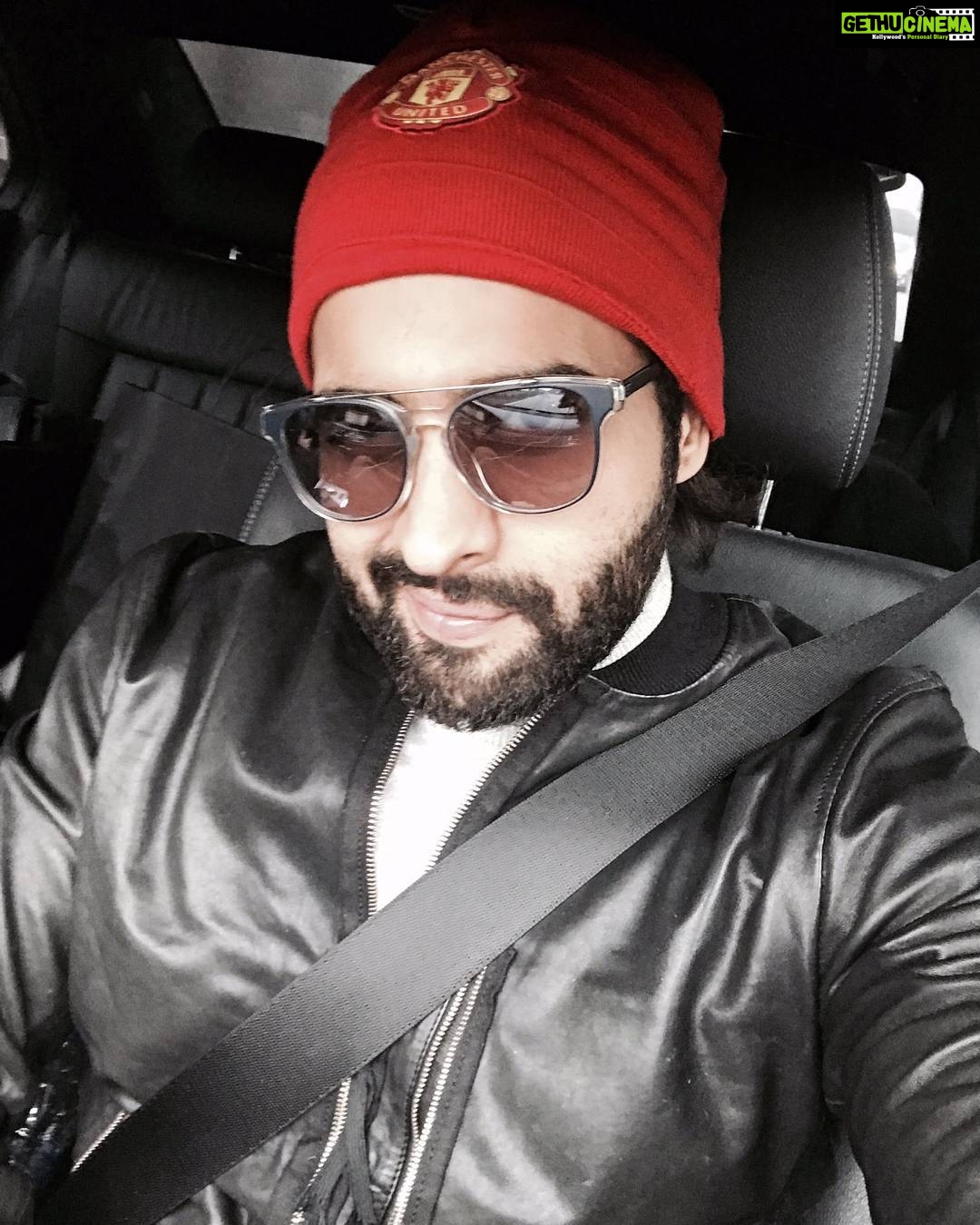 Jackky Bhagnani Instagram - En route Mumbai !! #london was great in many ways #evilsmile #gharwapsi