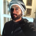 Jackky Bhagnani Instagram - Forgot to carry my beanie cap- so made one myself 😜 what do u guys think ?? #MadeInIndia #winter #headgear #londondiaries