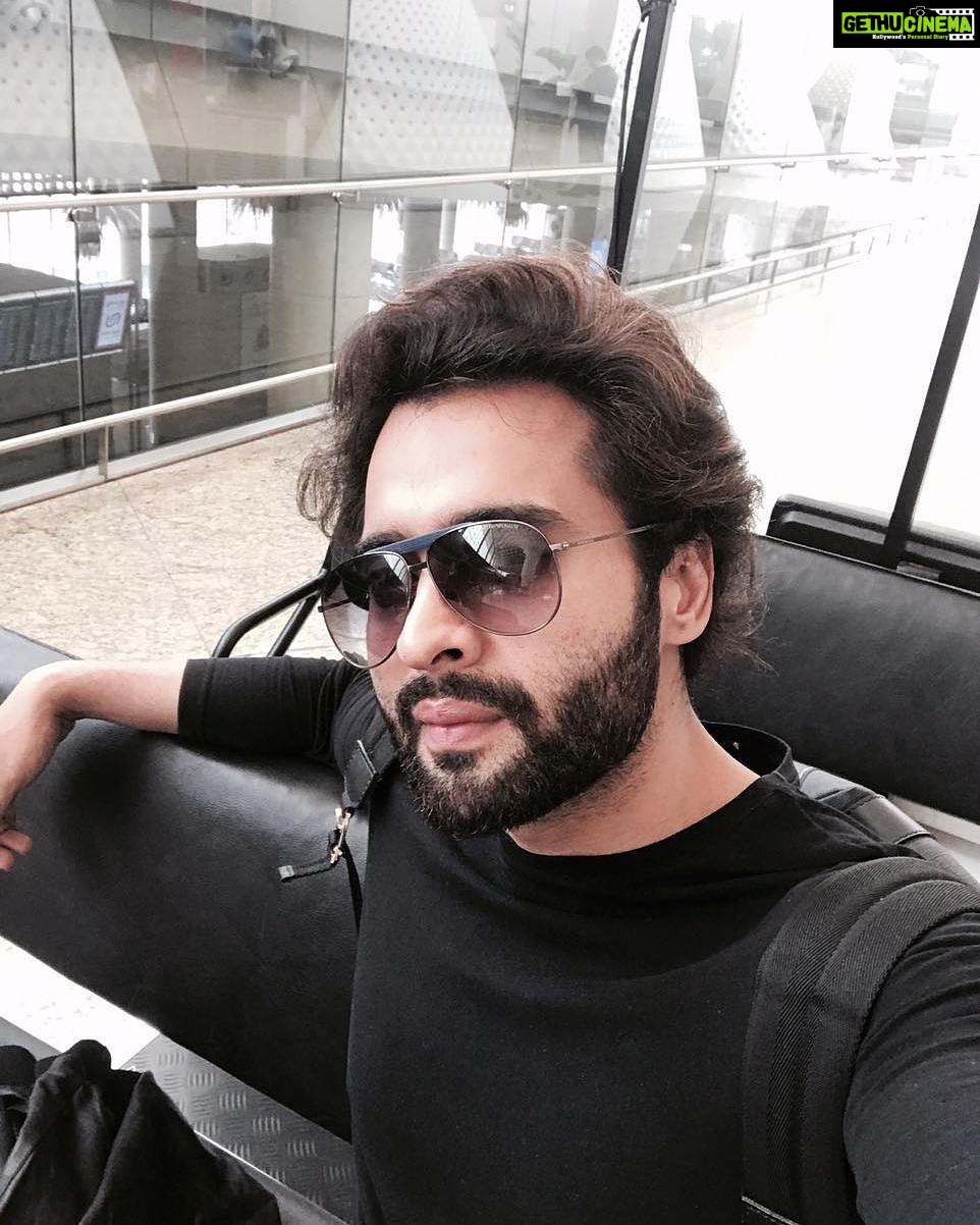 Jackky Bhagnani Instagram - And here I Go Again !!!cant wait to get onto my flight and snooze-but love last minute plans 🇬🇧