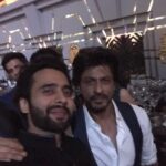 Jackky Bhagnani Instagram - In hyderabad to wish Sanjay & Pinky Reddy's Son @gvkjunior for his wedding. Such fun and to meet my fav Raees @iamsrk
