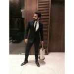 Jackky Bhagnani Instagram - Shama jis aag mein jalti hai numāish ke liye // Ham usi aag mein gumnaam se jal jaate haiñ. - Qateel Shifai