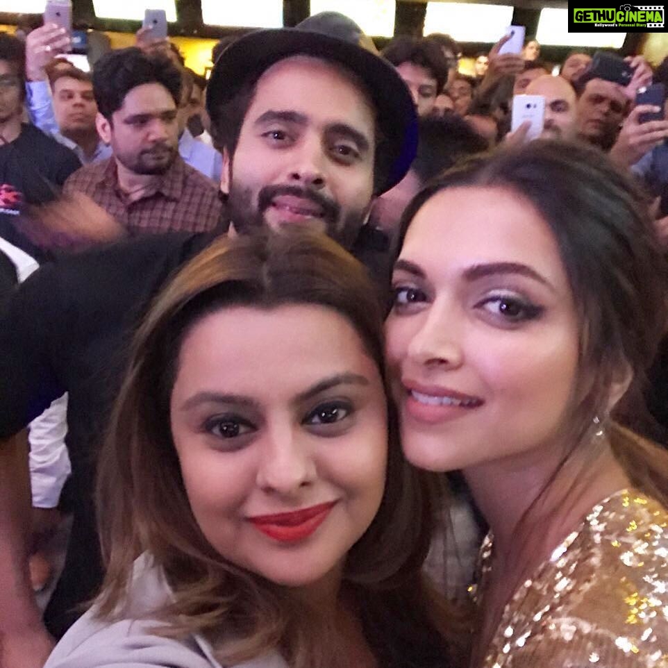 Jackky Bhagnani Instagram - Had a great time with the gorgeous @deepikapadukone @vindiesel at #xXxIndiaPremiere last night - wish you all the best for the film. @deepshikhadeshmukh