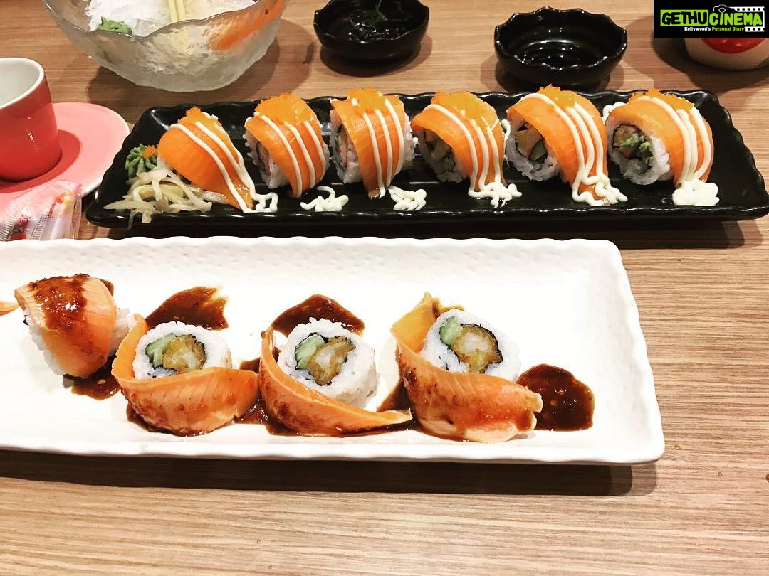 Jackky Bhagnani Instagram - Sushi my lifeline #favfood #addicted #samui #shuashi #thebest #sushilover Ko Samui