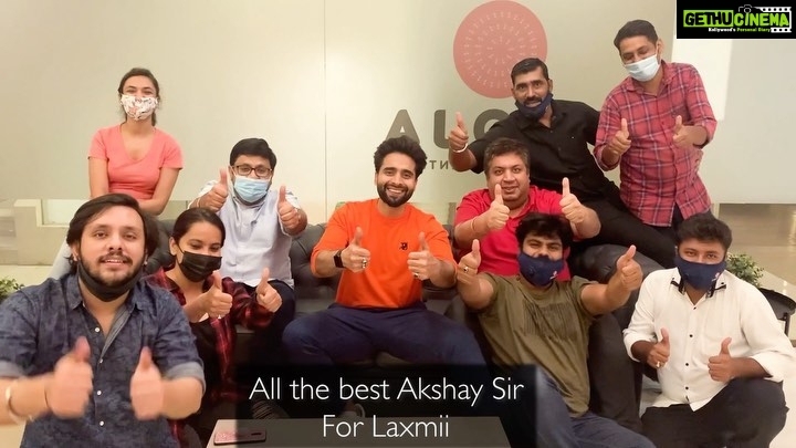 Jackky Bhagnani Instagram - All the best @akshaykumar sir for #Laxmii. This ones going to be epic, Cant wait to watch it!! We tried our best to emulate the energy. #BamBholle @pooja_ent @deepshikhadeshmukh @kiaraaliaadvani @shabskofficial @tusshark89