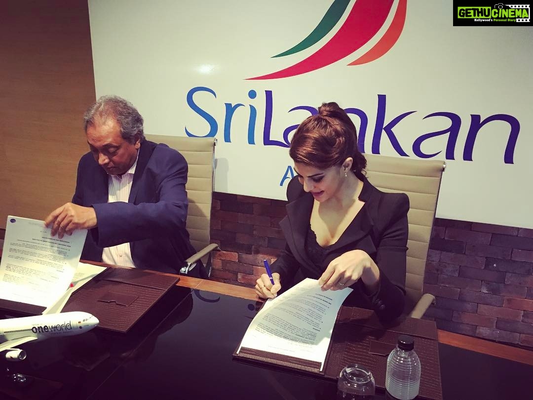 Jacqueline Fernandez Instagram - Happy Independence Day Sri Lanka!!! So proud to officially announce my association with Sri Lankan airlines today!! Thank you for making me a part of your family!!!! #flysrilankan 🌎🇱🇰💛