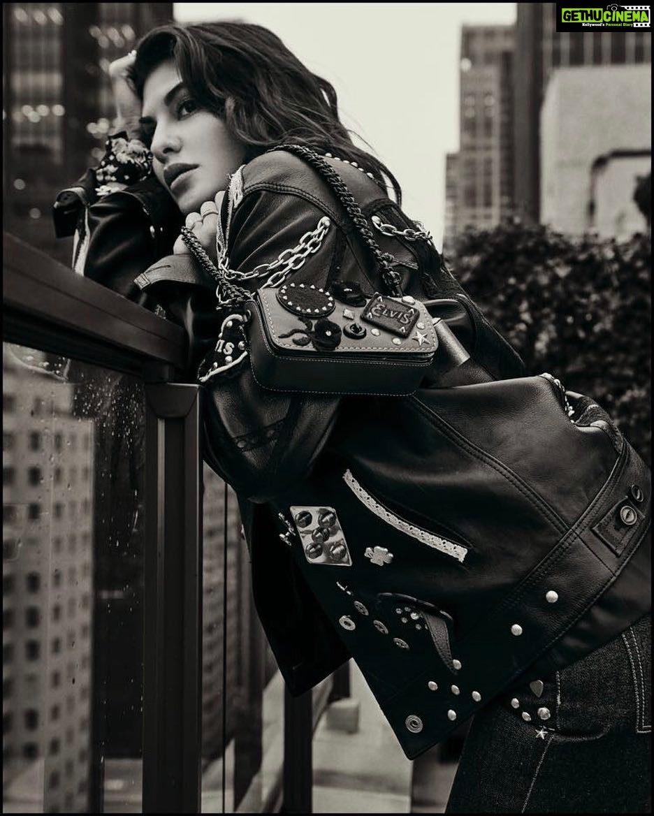 Jacqueline Fernandez Instagram - Dreaming of you #newyork in my fav @coach for @graziaindia 💋