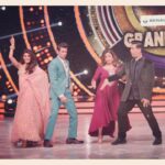 Jacqueline Fernandez Instagram – My #jhalakdikhlajaa9 family 😿😿 missing them already!! Thank you @hrithikroshan for making this episode special!