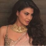 Jacqueline Fernandez Instagram - Happy #dhanteras everyone!! Can't wait for #diwali 💛 Pic taken by the makeup maestro himself @mickeycontractor with @pinka25 on hair and styled by @shaleenanathani missing you guys already 😭😭 #teamjhalak