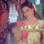 Jacqueline Fernandez Instagram - Happy Diwali everyone!!! ⭐️🌟⭐️ may our hearts always be filled with light!! And may we always be united as one in peace 🌈🌈@srilankanairlinesofficial @chandiniw 📸 @gururajdixit @abhishek4reel @shaanmu ❤️❤️