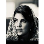 Jacqueline Fernandez Instagram - First day of #ramsetu 🙏🏻🙏🏻 extremely honored to be part of this prestigious film! Thanks to the ace photographer @akshaykumar for capturing this moment ❤️❤️ #ramsetu @akshaykumar @nushrrattbharuccha @abundantiaent @lyca_productions @primevideoin @ivikramix @shikhaarif.sharma #AbhishekSharma #DrChandraprakashDwivedi #CapeOfGoodFilms