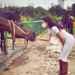 Jacqueline Fernandez Instagram - Rain or shine 🌈 @manasiscott thanks for the pic! Amateur Riders' Club