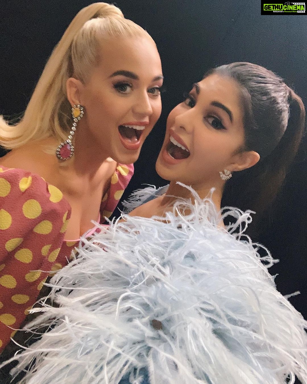 Jacqueline Fernandez Instagram - With the diva herself! @katyperry 💖 Are you guys ready for Nov 16th? #oneplusmusicfestival 💃🏻