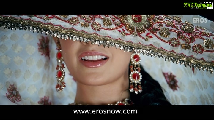 Jacqueline Fernandez Instagram - And my first song ever! O re Sawariya! I was so nervous and just remember being shouted at a lot ðŸ˜ðŸ˜ #jasmine #alladin