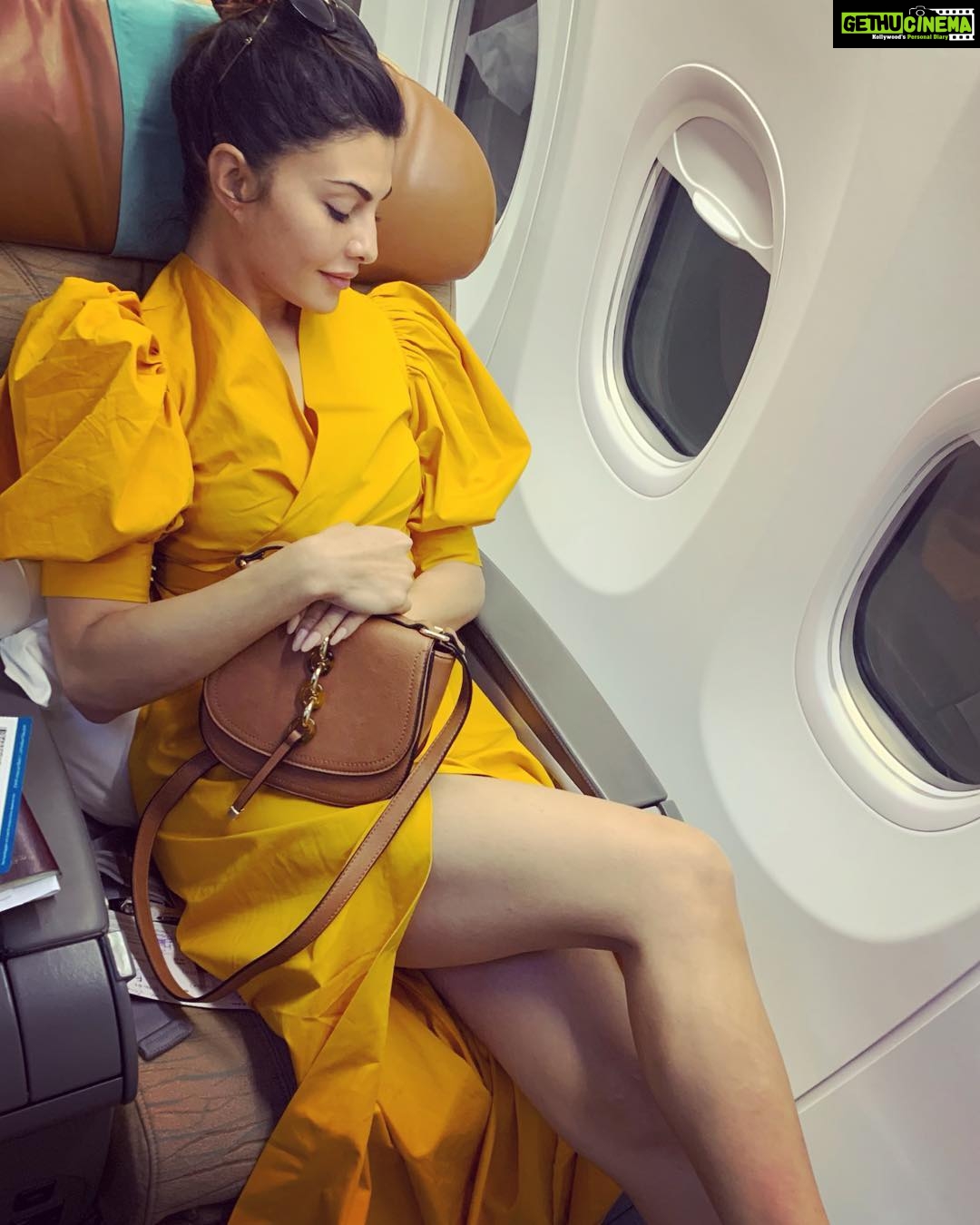 Jacqueline Fernandez Instagram - 🌈✈️💛 #oman