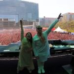 Jacqueline Fernandez Instagram - Best Holi ever!! Hope everyone had an amazinggggggg Holi full of love laughter music and partyyyy!! ❤️💜 @djsnake 😘😘😘 @abhishek4reel