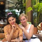 Jacqueline Fernandez Instagram – Betty and Veronica #hannahbanana #sisters 💜 @hannahstjames_