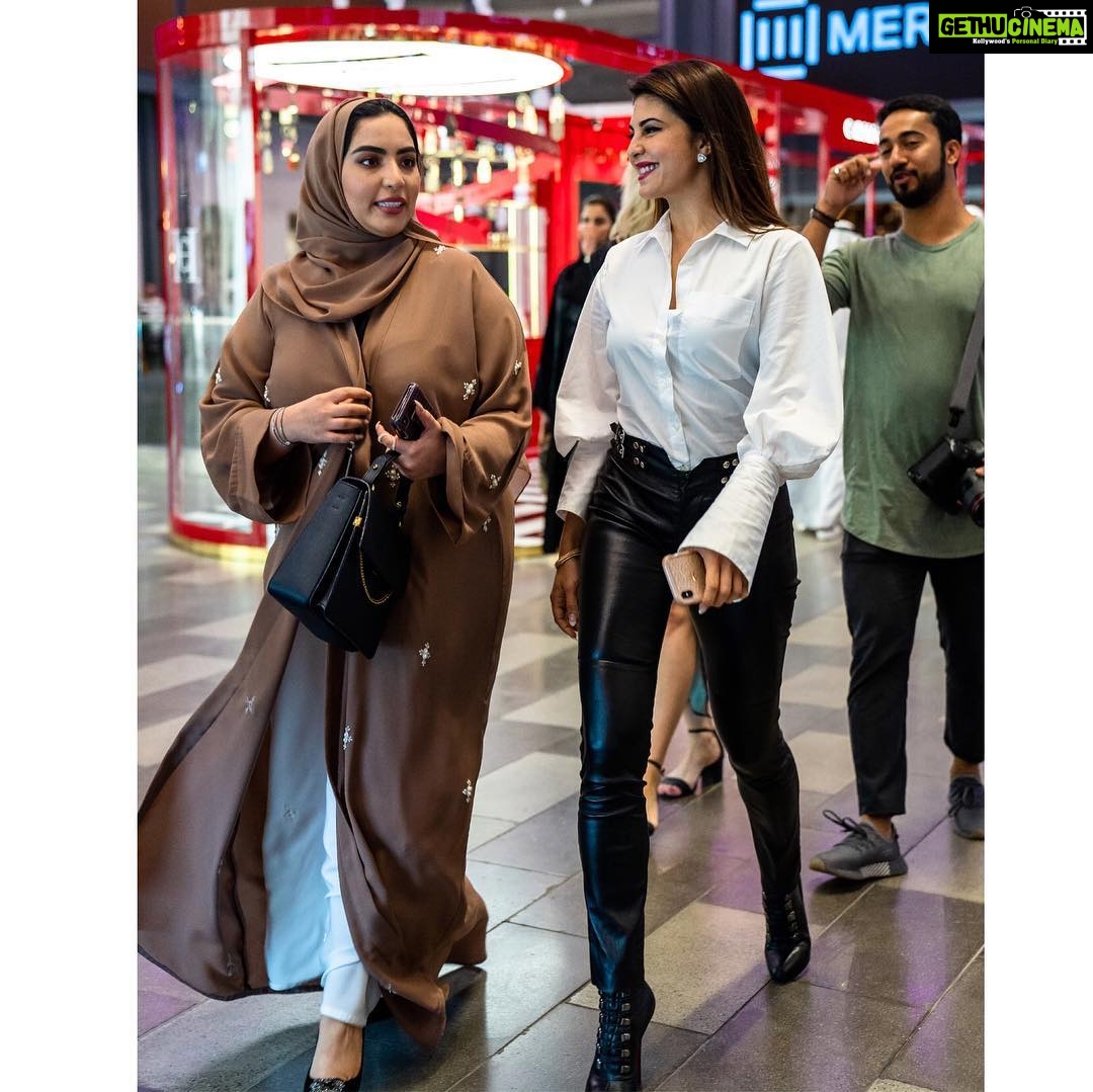 Jacqueline Fernandez Instagram - Dubai!! People places things to do! Best memories!! @dubaiframe @laperledxb @zeenatjaffer.official @citywalkdubai @dsfsocial @visit.dubai ❤️❤️❤️ gonna be back real soon!!!