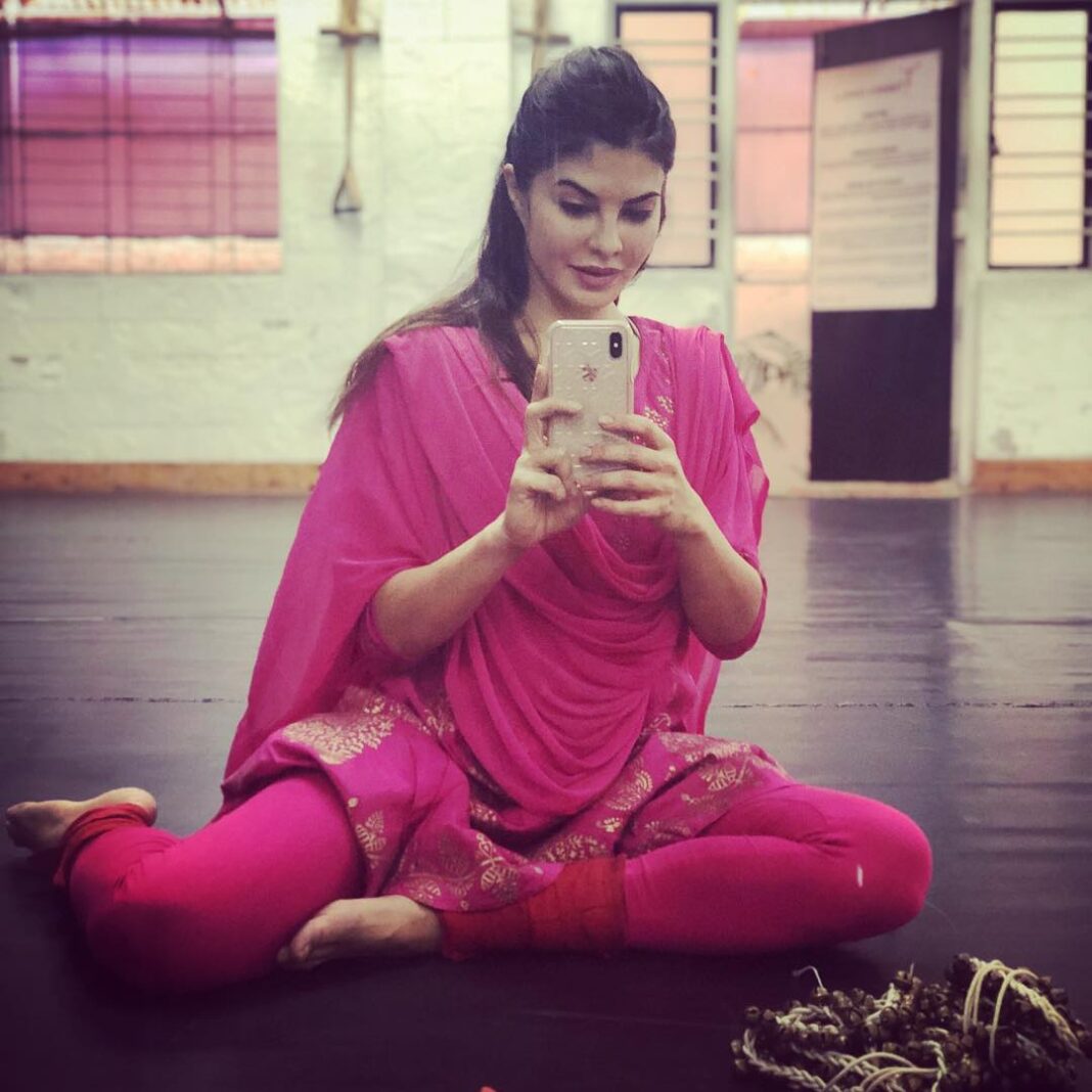 Jacqueline Fernandez Instagram - Dancing in @imarafashion 🌈💗🌸🌈🌈